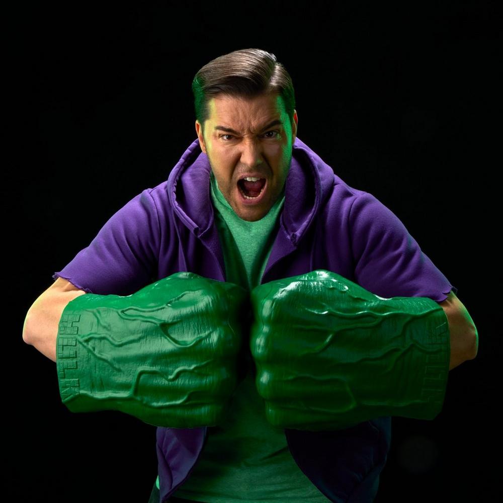 Marvel Legends Series Incredible Hulk Premium Roleplay Fists