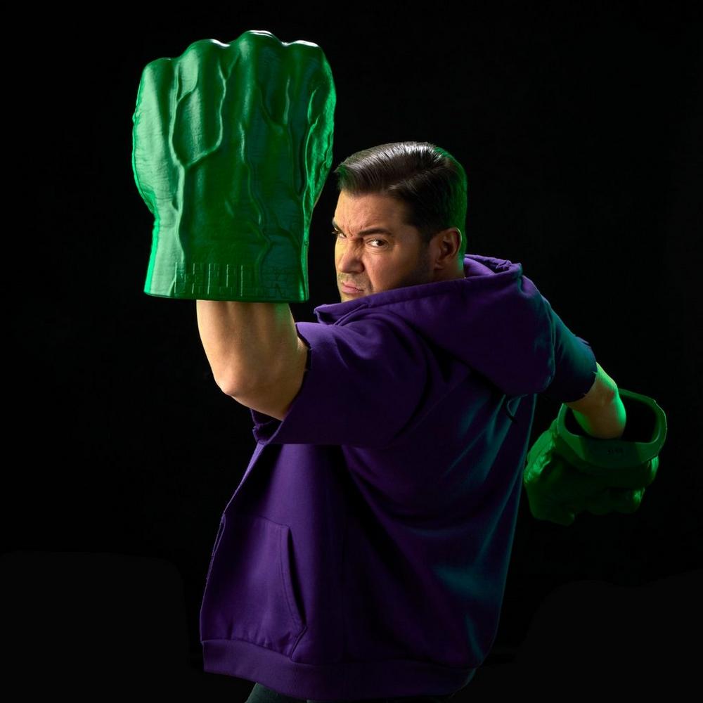 Marvel Legends Series Incredible Hulk Premium Roleplay Fists